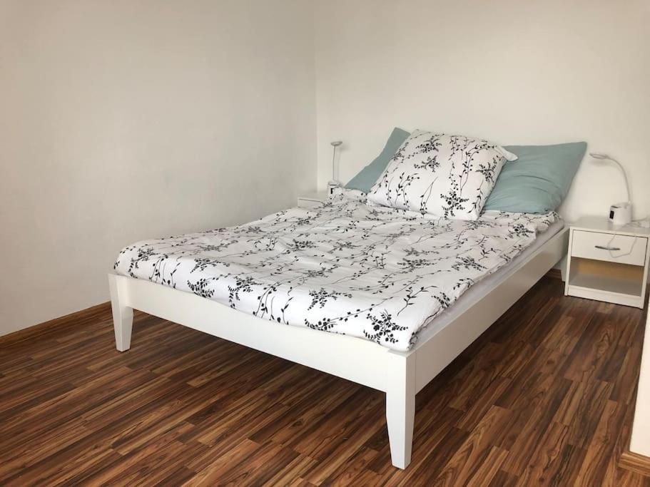 Вилла Family House Bibertal Экстерьер фото